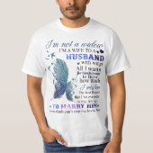 I'm Not A Widow I'm A Wife To A Beautiful Husband  Tシャツ (正面)