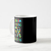 Im Not Misgranting自閉症意識リボンを持っている コーヒーマグカップ (正面左)