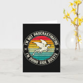 I'm Not Procrastinating I'm Doing Side Quests Drag カード (黄色い花)