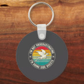 I'm Not Procrastinating I'm Doing Side Quests Drag キーホルダー (正面)