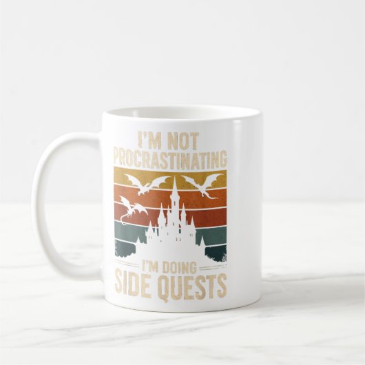 I'm Not Procrastinating I'm Doing Side Quests Retr コーヒーマグカップ (左)