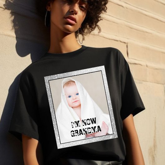 I'M NOW GRANDMA & custom grandchild photo Tシャツ