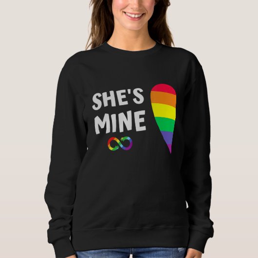Im Shes Mine Matching ForプライドLesbian Coupl スウェットシャツ (正面)