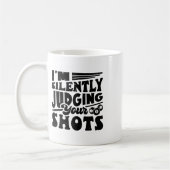 I'm Silently Judging Your Shots Pool Billiards Pla コーヒーマグカップ (左)