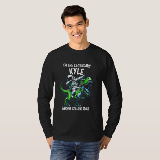 I'm The Legendary Kyle Funny Astronaut Dinosaur Ca Tシャツ (正面フル)