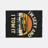 Im Y And I Tow It Camper Rv フリースブランケット (正面(横))