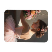 Iman con bailarina sujetando ramo de flores マグネット (横)