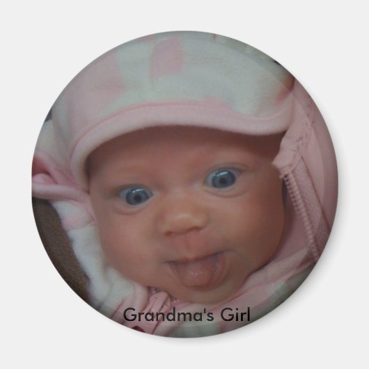 IMG_0049、おばあちゃんの女の子 マグネット (正面)