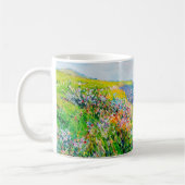Impressionist Cliff Meadow – Wildflowers by Sea コーヒーマグカップ (左)