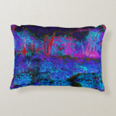 Impressionistic Dark Blue and Red Garden Landscape アクセントクッション (裏面)