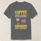 In Coffee我々はコーヒー愛好家とバリスタのために信頼 Tシャツ (デザイン正面)