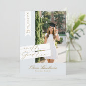 In Her Grad Era Elegant Photo Graduation Party 招待状 (スタンド正面)