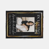 In Loving Memory金ゴールド葬儀記念写真 フリースブランケット (正面(横))