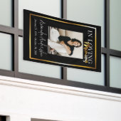 In Loving Memory金ゴールド葬儀記念写真 横断幕 (ビルの外側)