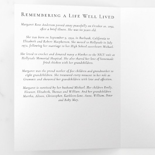 In Loving Memory Photo Memoriesメモリアルカード 三つ折り案内状 (内部最初)