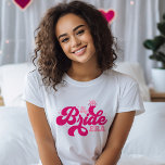 In My Bride Eraレトロタイプと結婚リングや輪 Tシャツ<br><div class="desc">In My Bride Eraレトロタイプ結婚とリングや輪Tシャツ</div>