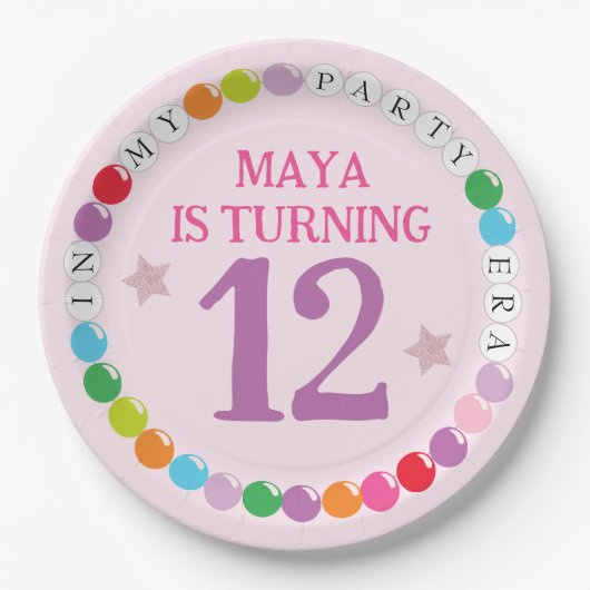 In My Friendship Bracelet Era誕生日パーティー ペーパープレート (正面)