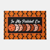 In My Pickleball Era - Orange Vibesデザイン ドアマット (正面)