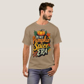 in my pumpkin spice era tシャツ (正面フル)