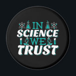 In Science We Trust引用文-先生 マグネット<br><div class="desc">科学では我々は引用文を信頼。キュート芸術的でおもしろい、宗教的なツイストの科学引用文。アートは男性または女性の科学先生のための顕微鏡とフラスコ実験装置を持っている。>科学先生評価、化学、生物学または物理ギーク、または科学者おたくの子供のために使用。>カスタマイズ！名前をカスタムする、写真、または文字の追加</div>