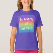 In Search of Unicorns Rainbow Tシャツ (正面)