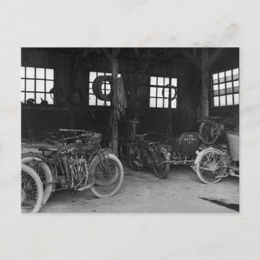 In the Garageヴィンテージ第二次世界大戦 ポストカード (正面)