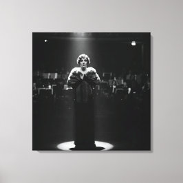 In the Spotlight, by Natasha Us   キャンバスプリント