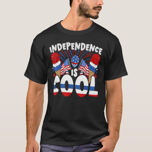 Independence Is Cool Blue White Red Ice Cream Cone Tシャツ (正面)