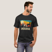 Indiana Nature Wild Deer Retro Sunset Hiking Tシャツ (正面フル)