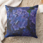 Indigo Hydrangea Dusk Throw Pillow クッション (ブランケット)
