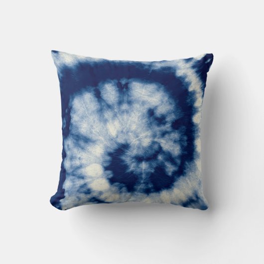Indigo Round. Bohemian Tie Dye. Blue Roll Psychede クッション (正面)