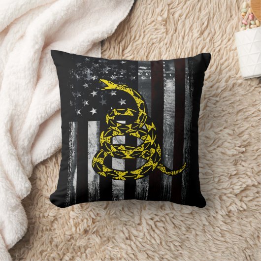 Industrial American Flag and Snake Clock クッション (ブランケット)
