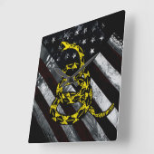 Industrial American Flag and Snake Clock スクエア壁時計 (傾斜)