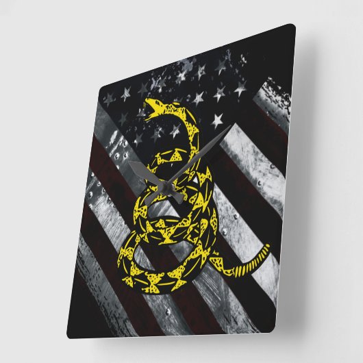 Industrial American Flag and Snake Clock スクエア壁時計 (傾斜)