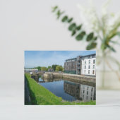 Industrial Echoes: Modern Living on the Wakefield ポストカード (スタンド正面)