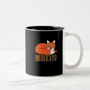 Infoxicatedの飲まれ、無駄になるおもしろいなキツネのしゃれのパーティー ツートーンマグカップ