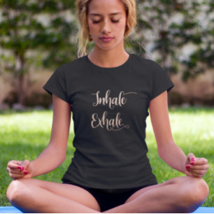 Inhale Exhale禅バラ金箔メタル Tシャツ