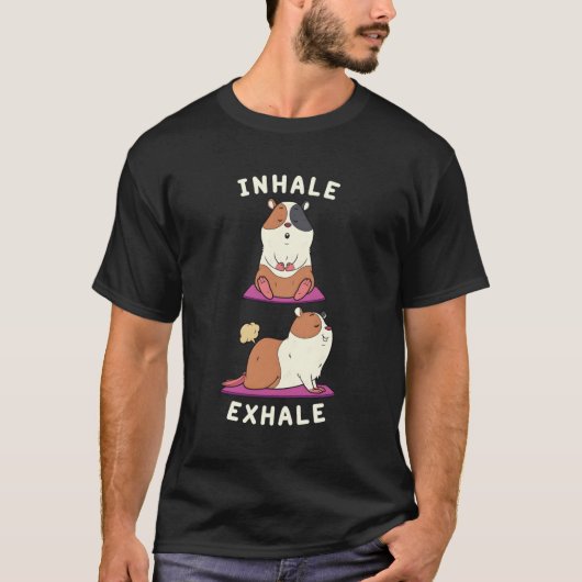 Inhale Exhale Fing Guinea豚ヨガポジション Tシャツ (正面)