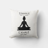 Inhale Exhale Yoga クッション (正面)