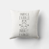 inhale Exhale yoga cat クッション (裏面)