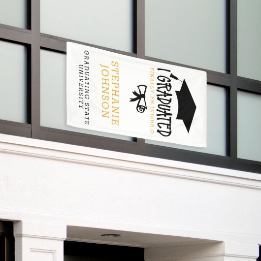 INISHE.D PHD大学院を卒業 横断幕 (ビルの外側)