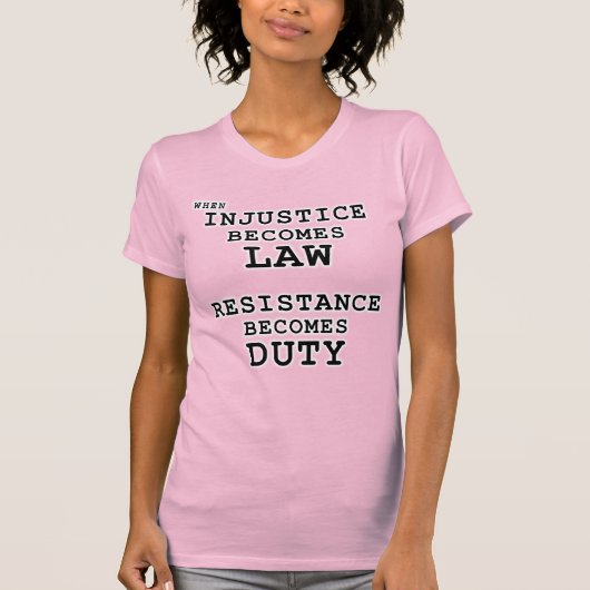 Injustice Law – Resistance Duty Tシャツ (正面)