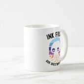Ink First Ask Questions Never Funny Octopus Retro コーヒーマグカップ (正面右)