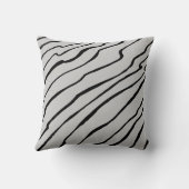 Inktober 2018日22 -プリンセスの子猫 クッション (裏面)