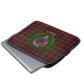 Innes Scottish Clan Tartan & Crest ラップトップスリーブ (正面下部)