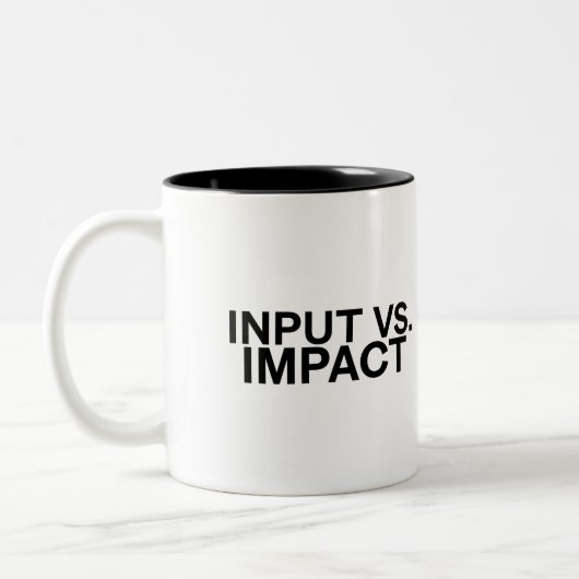 Input vs. Impact Large Minimalist ツートーンマグカップ (左)