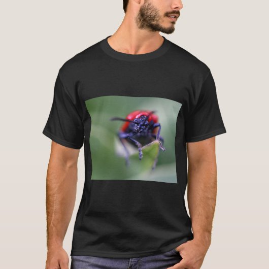 Insect Art Tee – Nature’s Tiny Beauty in Style Tシャツ (正面)