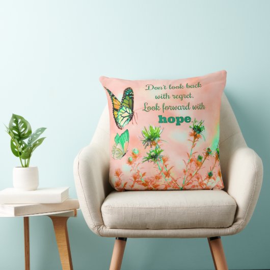 Inspirational Quotes on Hope Throw Pillow クッション (椅子)