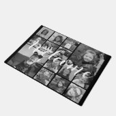 Instagramフォトコラージュ – 最大14枚の写真黒 ドアマット (アングル)