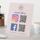Instagram Facebook QRコードピンクと接続 台座サイン (インサイチュ)